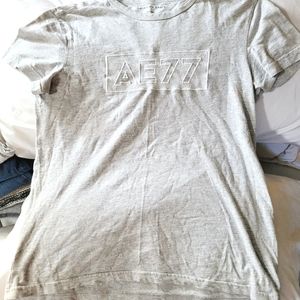 American Eagle graphic tee